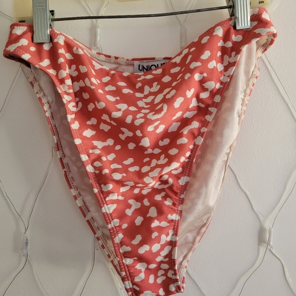 Unique 21 (2 Piece) Bikini Swimsuit / Apricot & White / Top 6 Bottom 8 - Picture 5 of 8